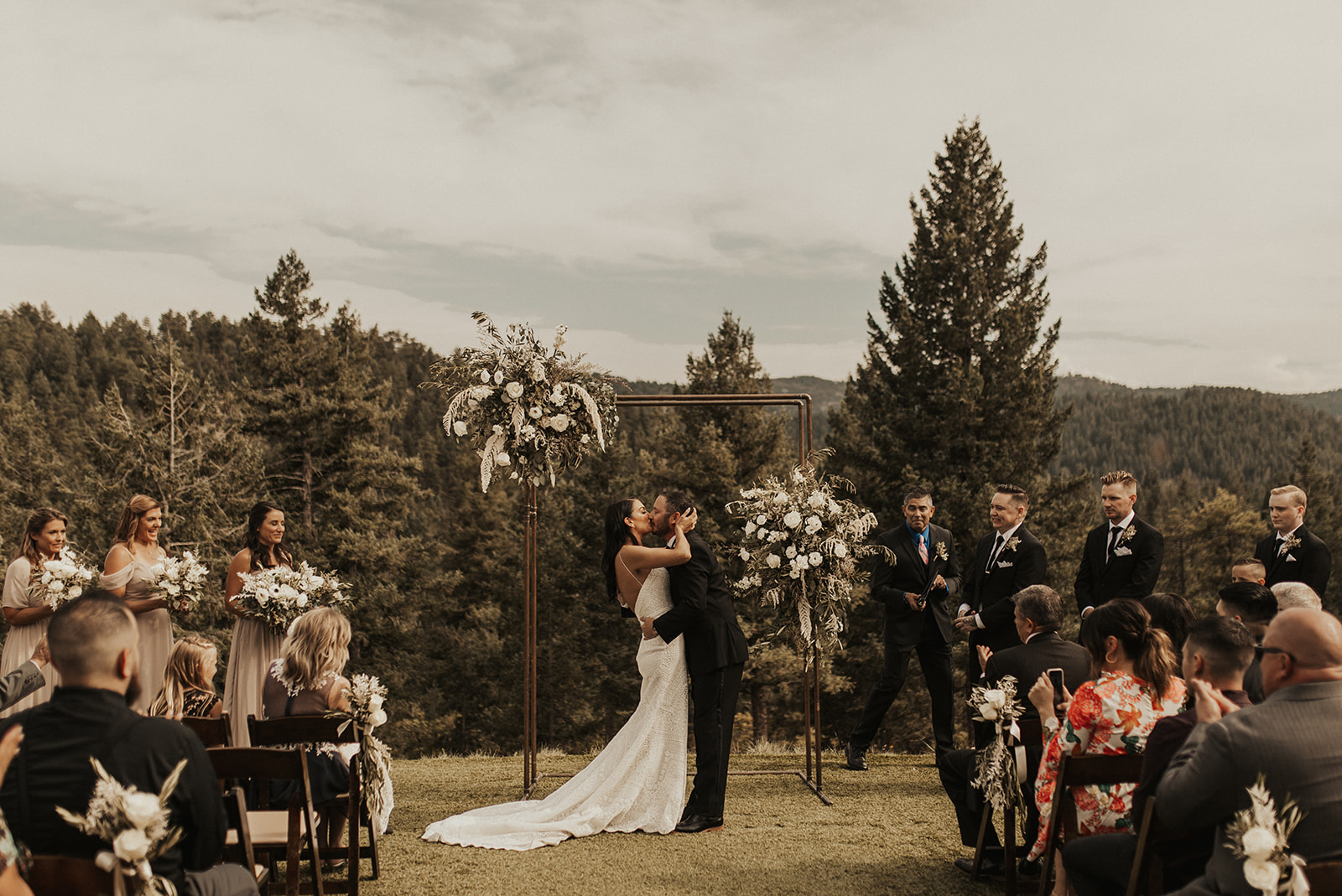 Should You Have An Indoor or Outdoor Wedding? wedding tips from a wedding planner